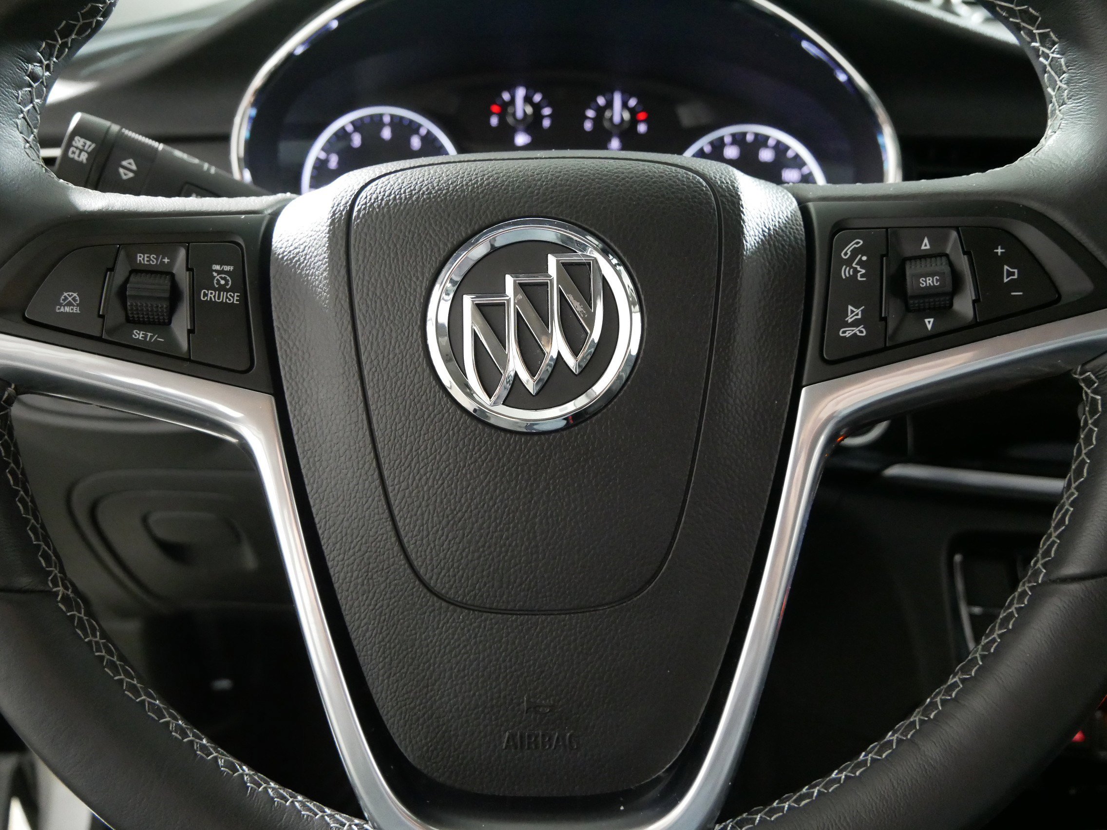 Used 2022 Buick Encore Preferred w/ Safety Package image 25