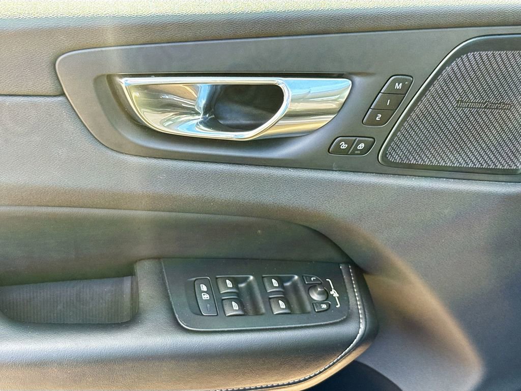 Used 2022 Volvo XC60 B6 Inscription w/ Advanced Package image 19