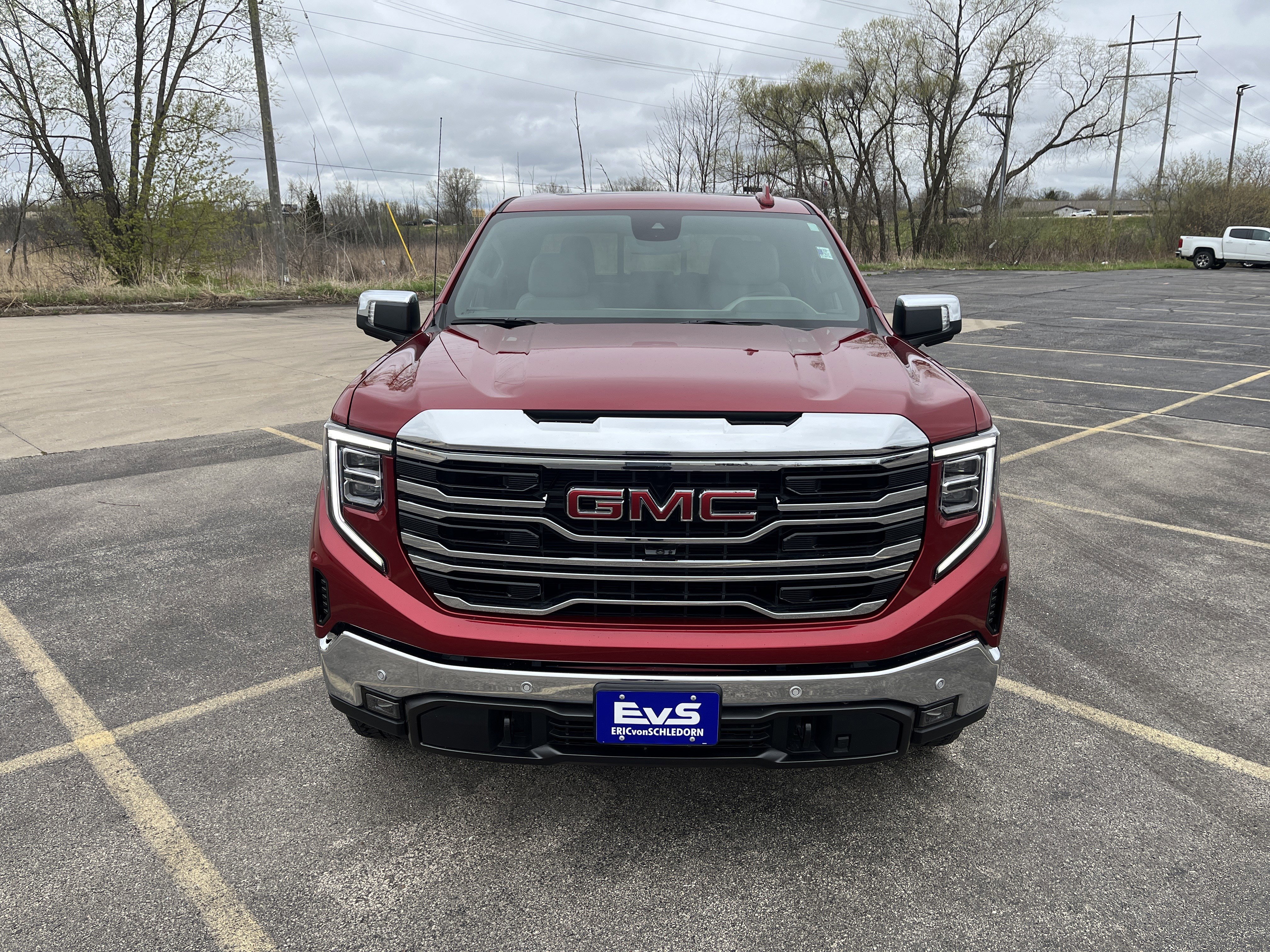 Used 2025 GMC Sierra 1500 SLT w/ SLT Premium Plus Package AWD/4WD image 2
