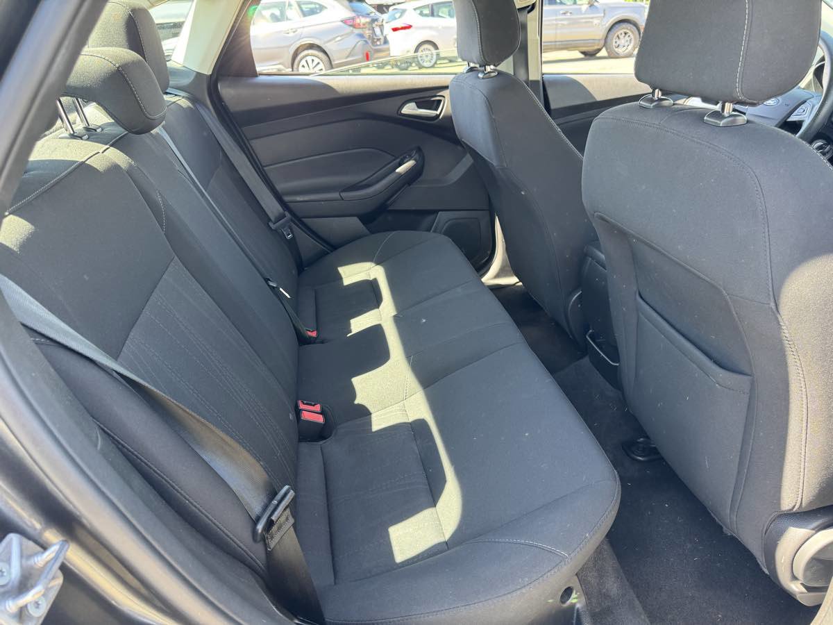 Used 2018 Ford Focus SEL image 17