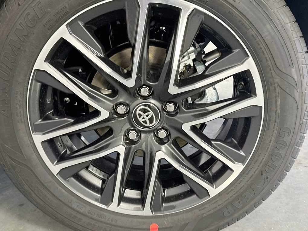 New 2026 Toyota Corolla Cross XLE AWD/4WD image 31