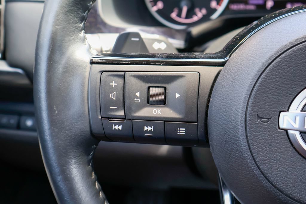 Used 2023 Nissan Pathfinder SL FWD image 14