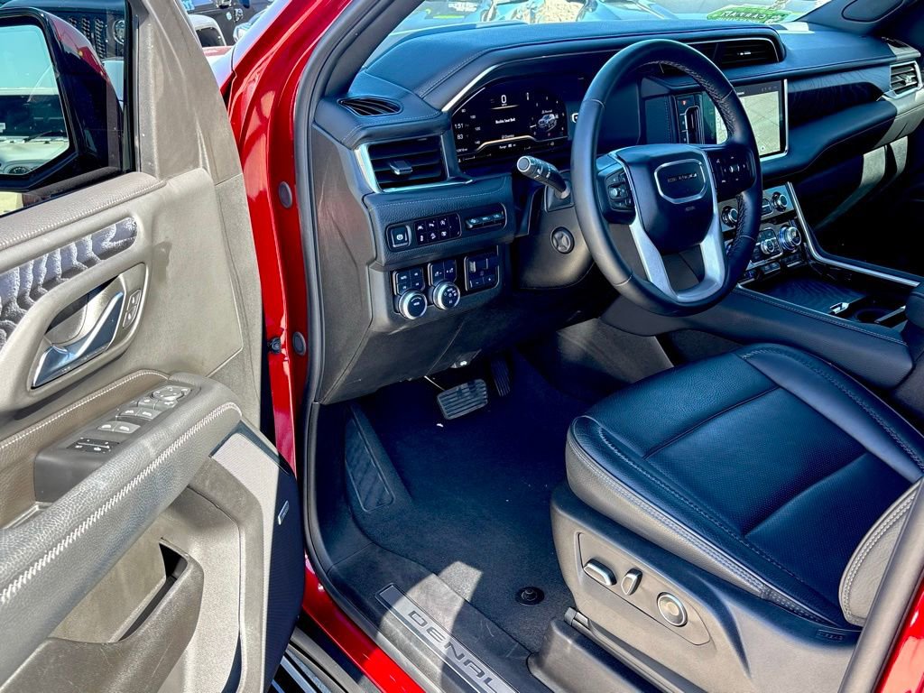 Used 2024 GMC Yukon XL Denali w/ Max Trailering Package image 10