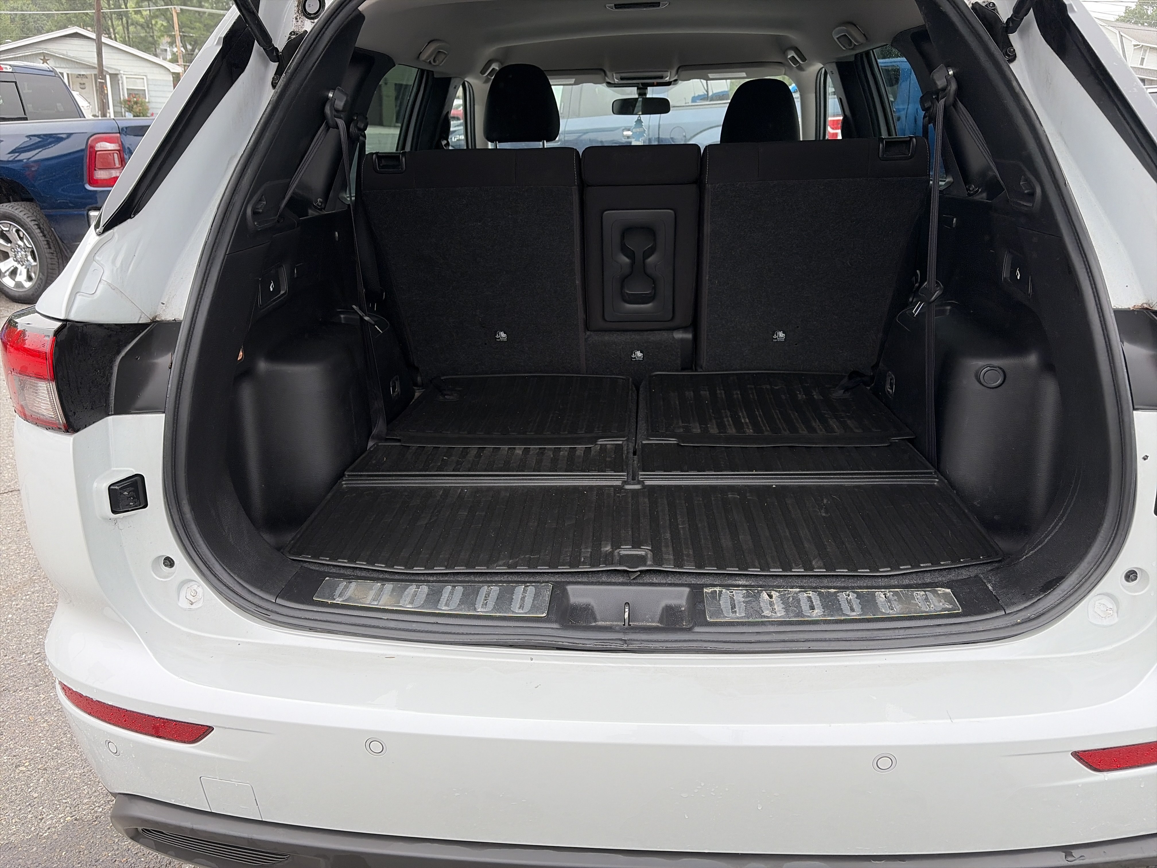 Used 2022 Mitsubishi Outlander ES AWD/4WD image 5