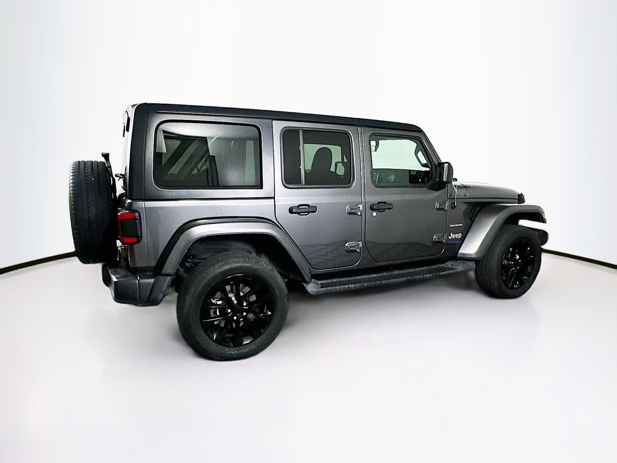 Used 2022 Jeep Wrangler Sahara w/ Cold Weather Group image 10