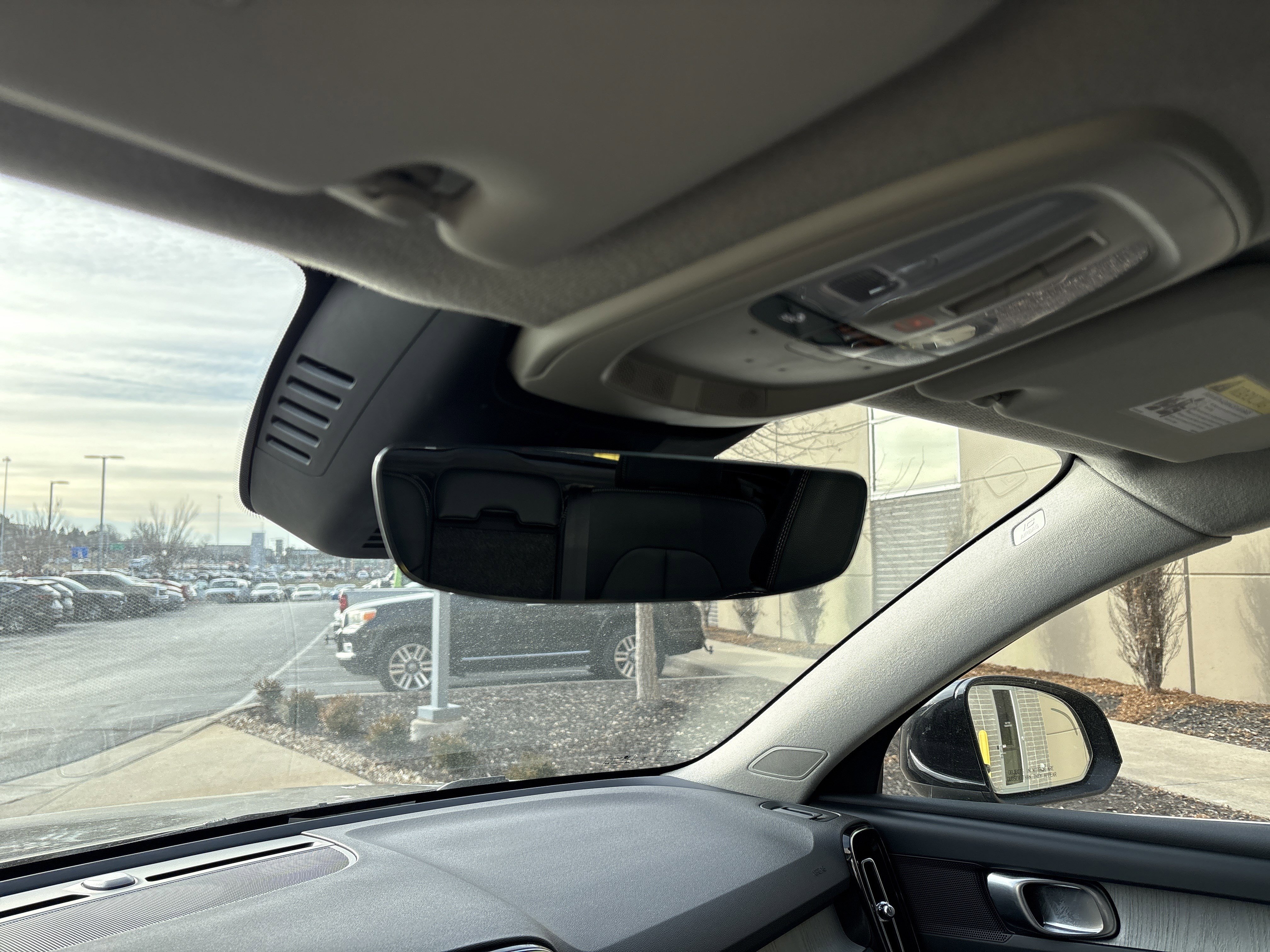 Certified 2025 Volvo XC40 B5 Core image 53