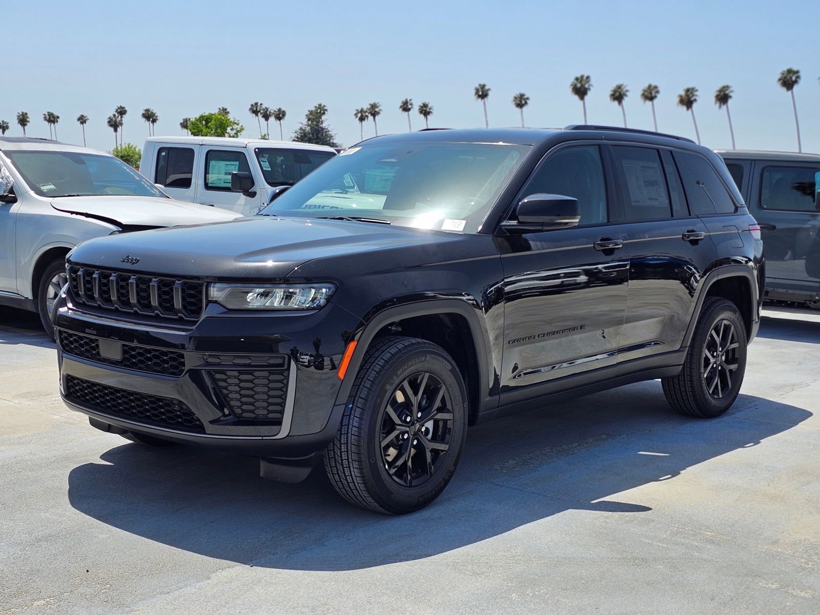 New 2026 Jeep Grand Cherokee Altitude RWD image 3