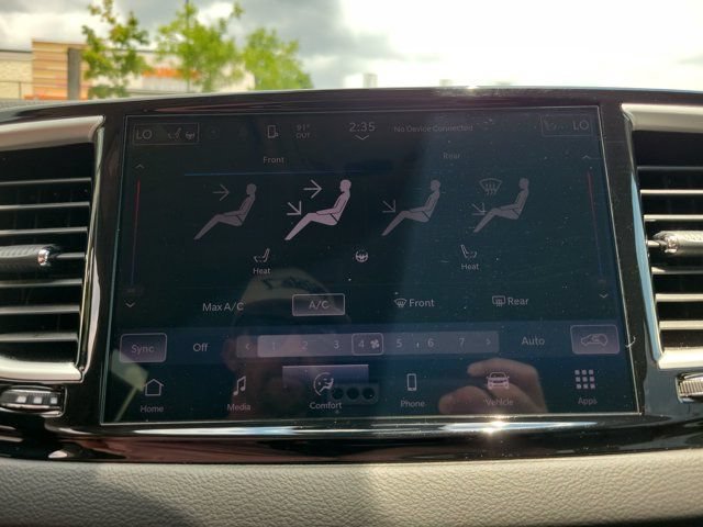 Used 2024 Chrysler Pacifica Touring-L FWD image 27