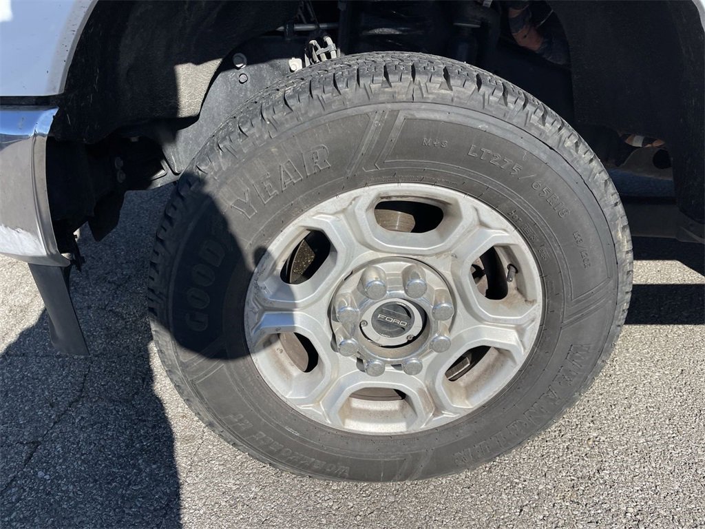 Used 2025 Ford F250 XLT image 2