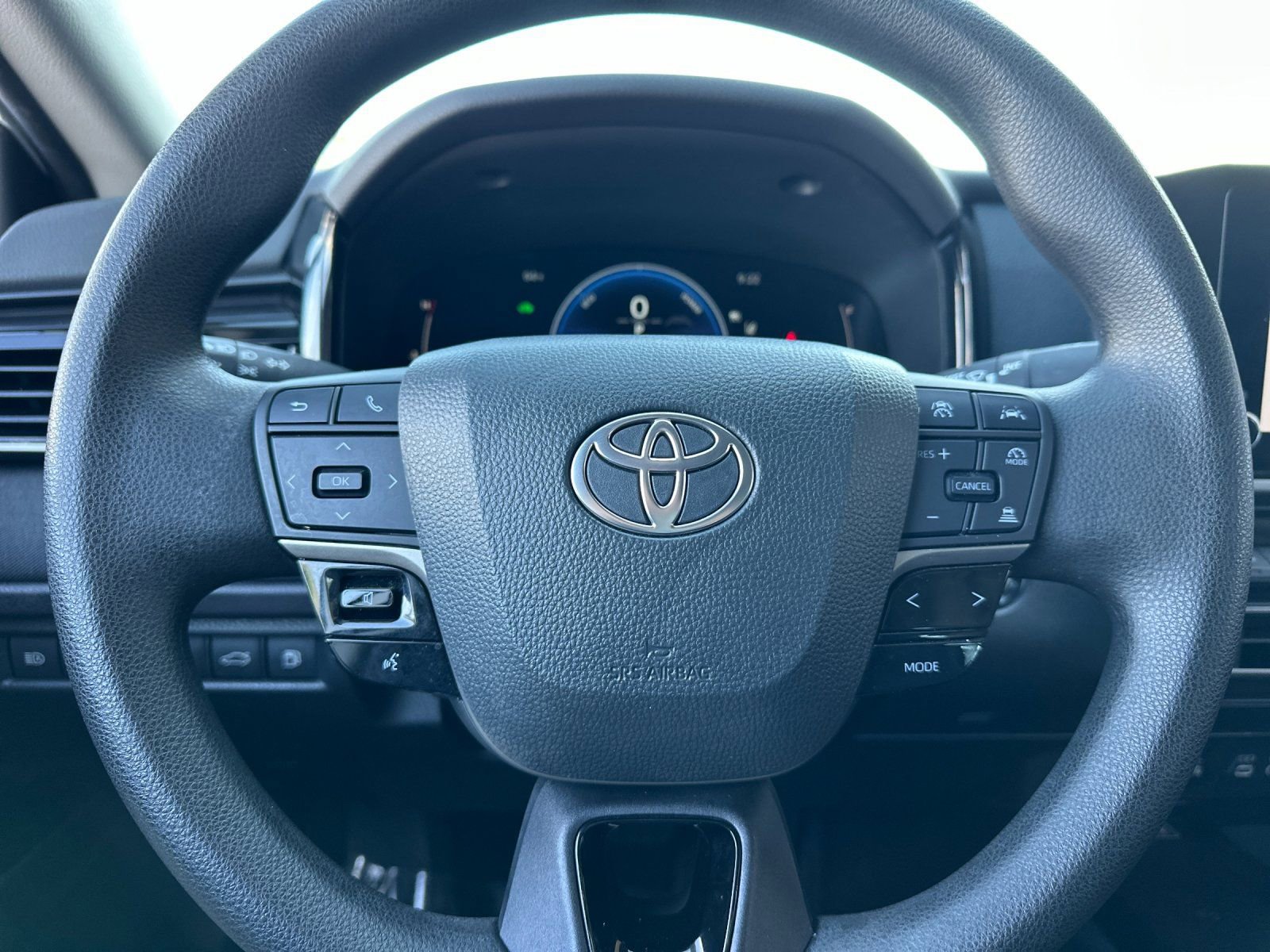 Used 2025 Toyota Camry LE FWD image 21
