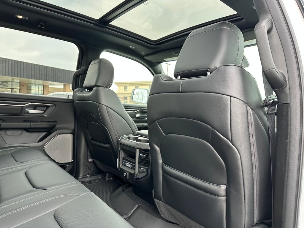 New 2026 RAM 1500 Laramie AWD/4WD image 15