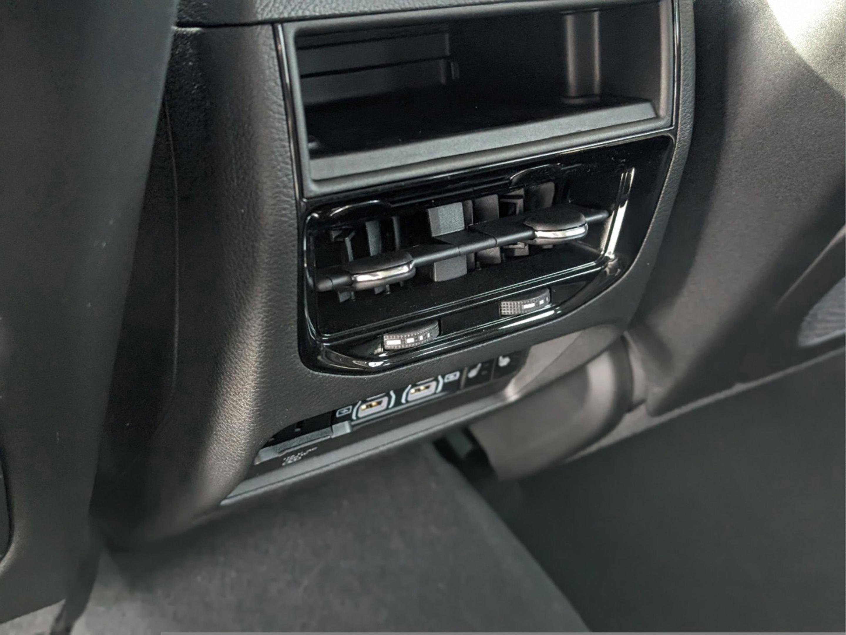 New 2024 Jeep Grand Cherokee Limited 4xe image 12