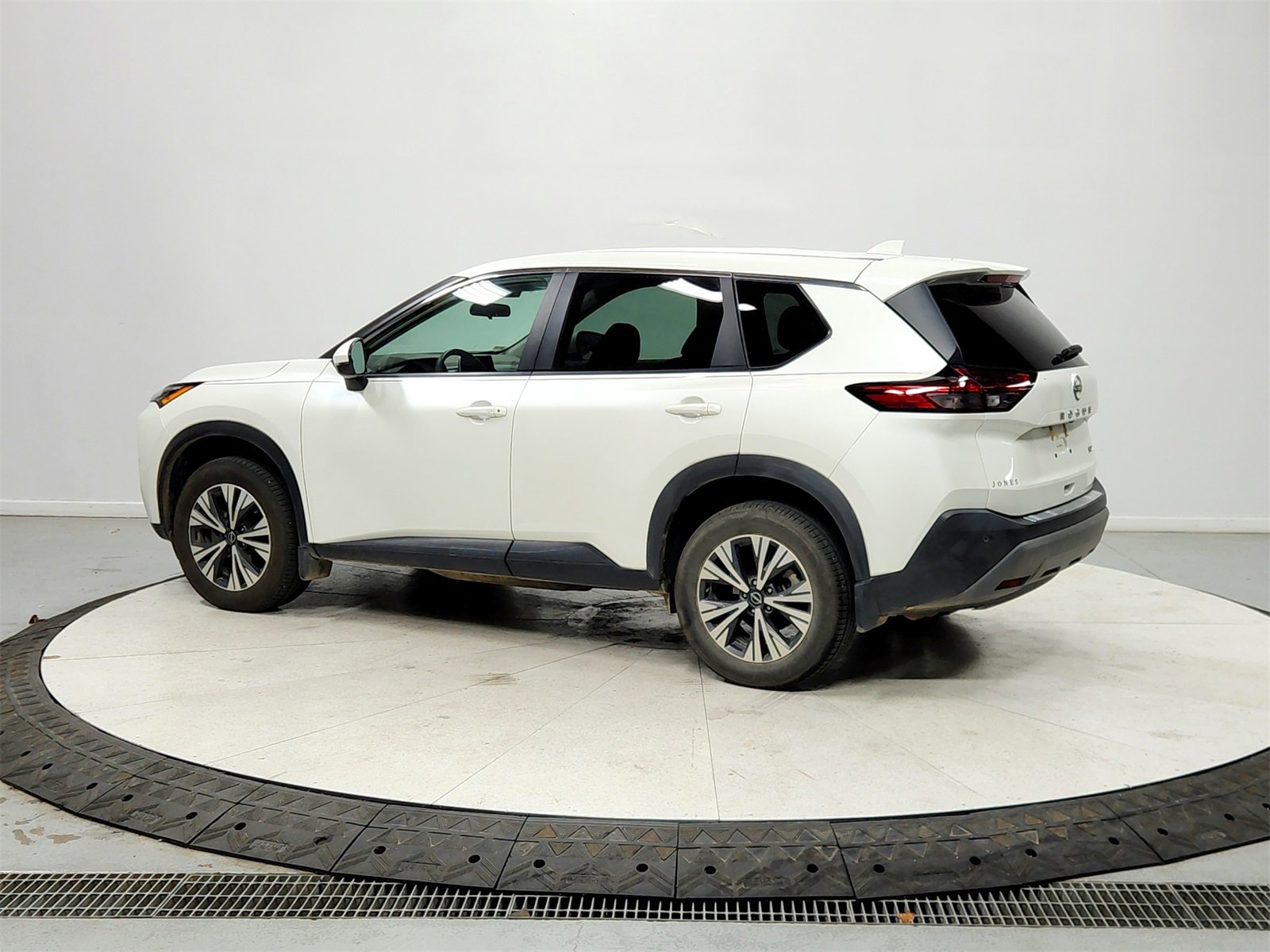 Used 2022 Nissan Rogue SV image 5