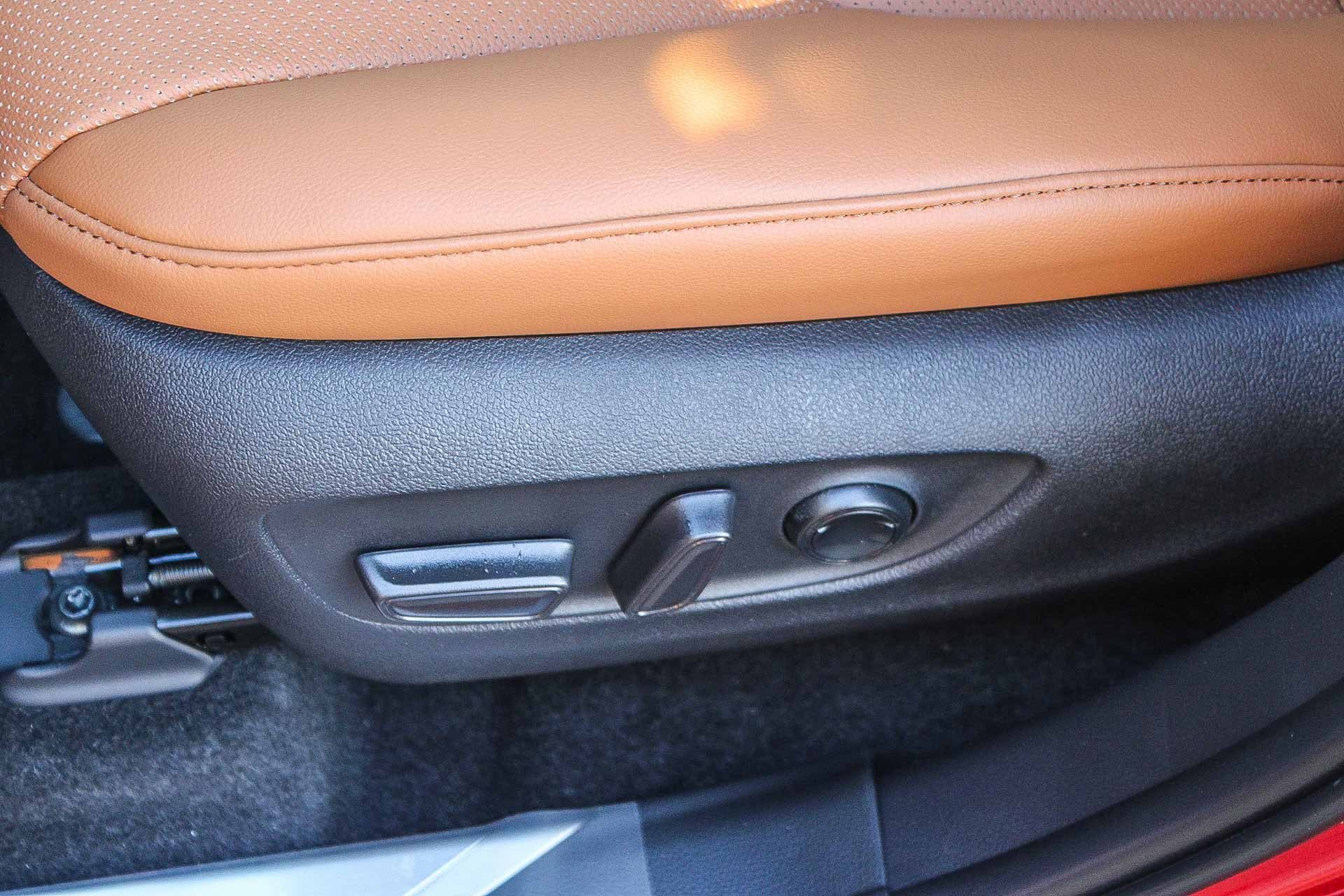 New 2026 Toyota Highlander Platinum image 23