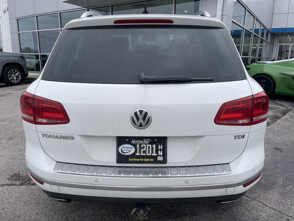 Used 2016 Volkswagen Touareg Sport image 6