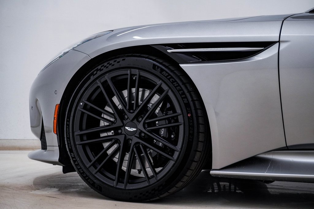 Used 2024 Aston Martin DB12 Coupe image 14