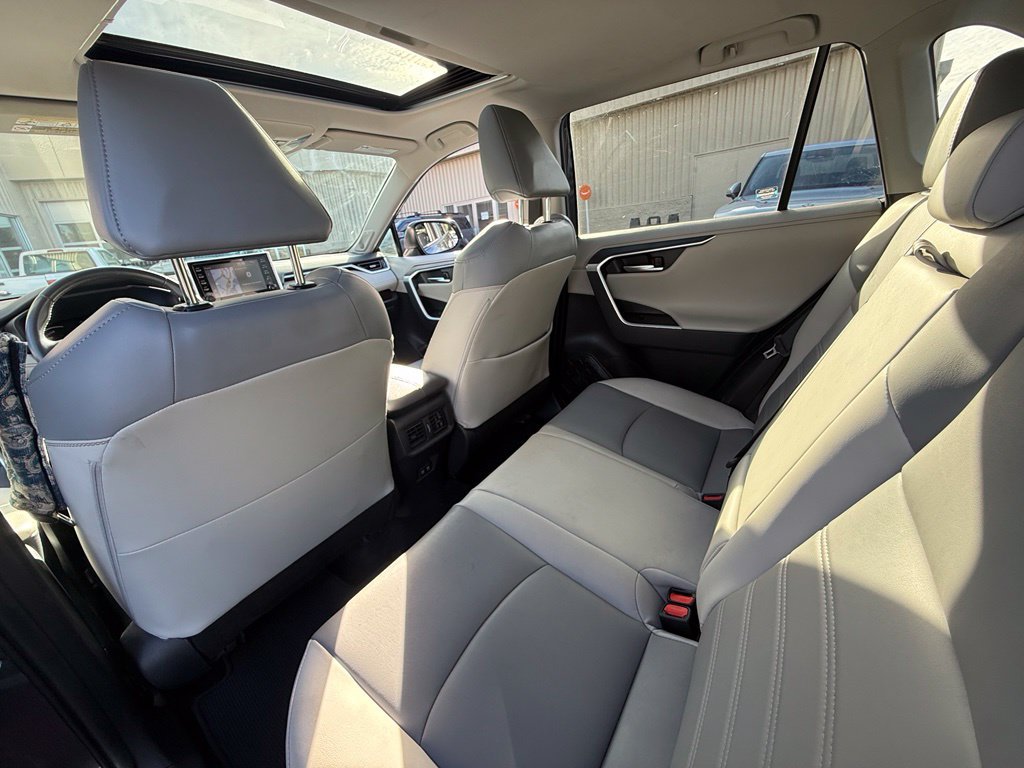 Used 2019 Toyota RAV4 Limited AWD/4WD image 11