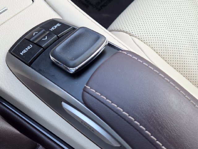 Used 2016 Lexus ES 350 w/ Luxury Package w/Wood Trim FWD image 12