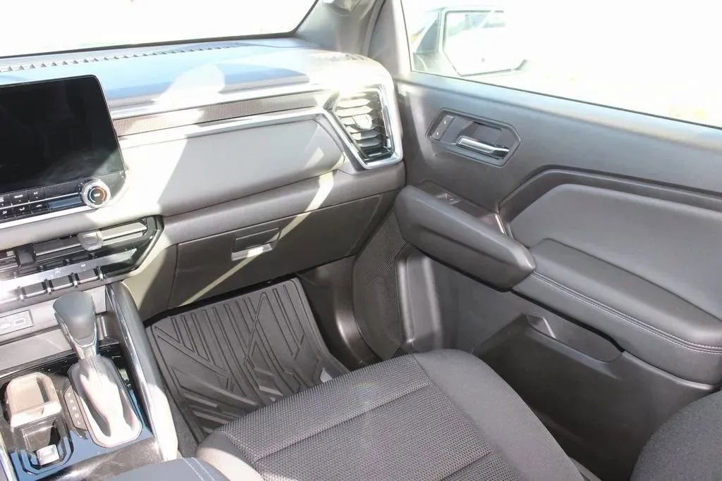 New 2026 GMC Canyon Elevation w/ LPO, Black Badging Package image 29