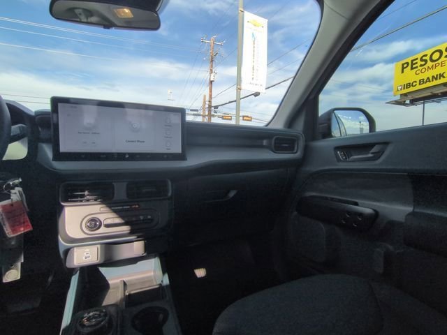 Used 2025 Ford Maverick XL image 3