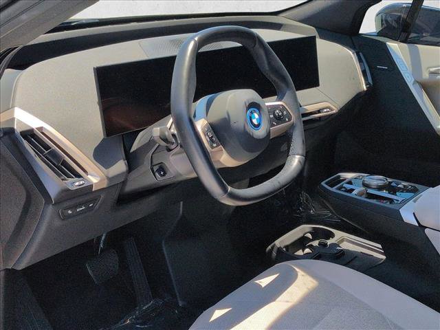 Used 2024 BMW iX xDrive50 w/ Premium Package AWD/4WD image 10
