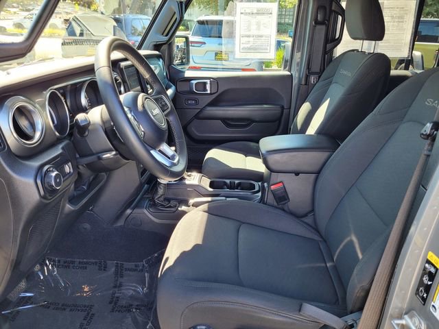 Used 2023 Jeep Wrangler Sahara image 16