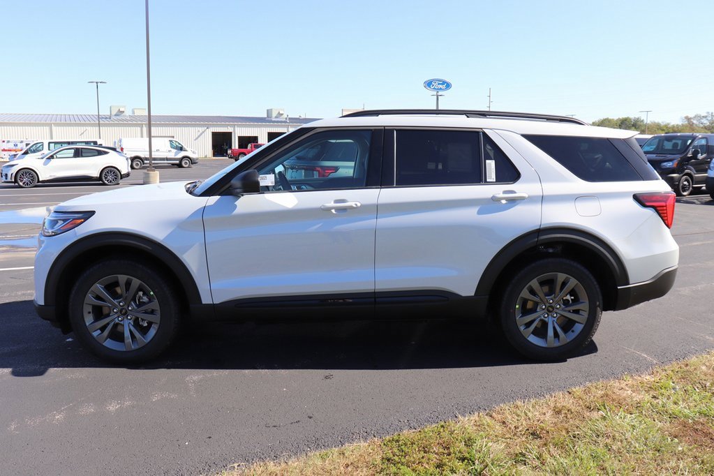 New 2026 Ford Explorer Active image 4