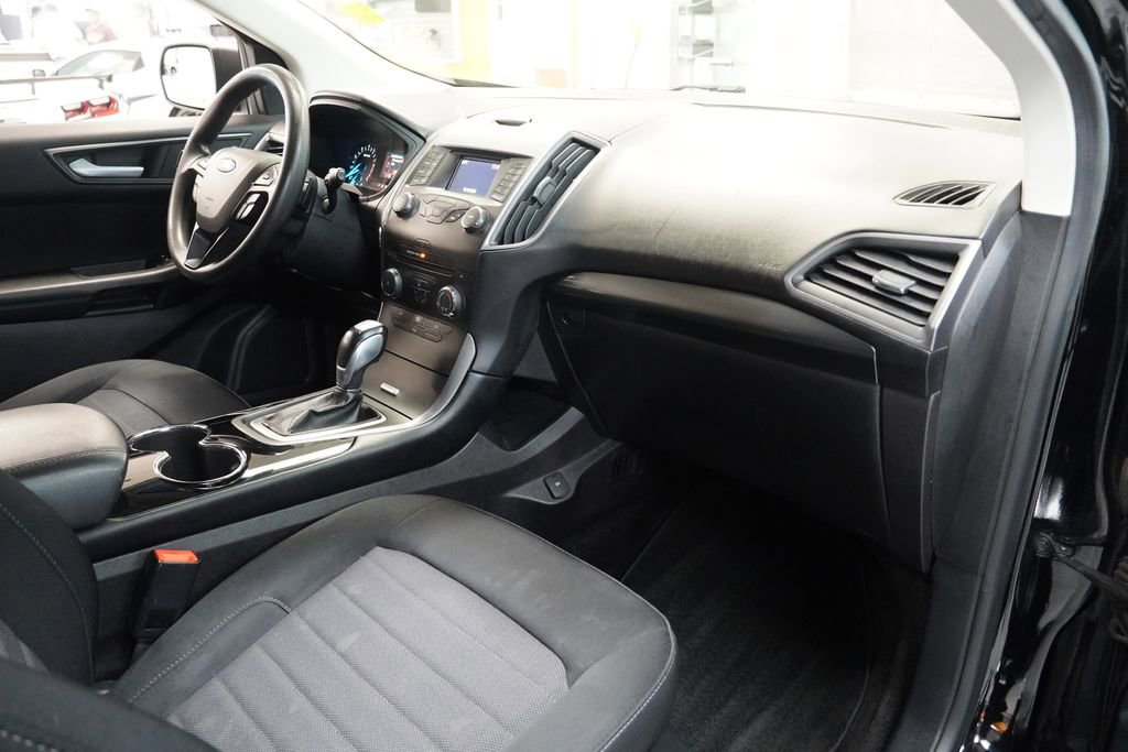 Used 2018 Ford Edge SE image 28