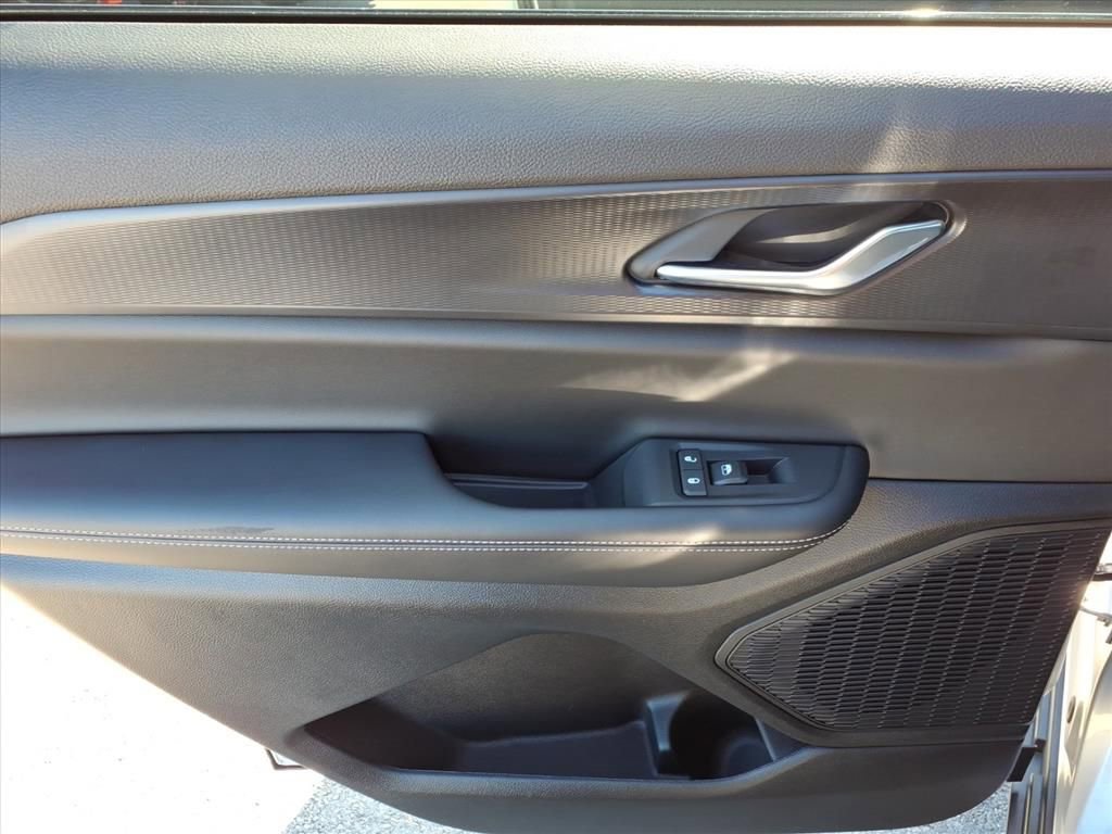 New 2025 Jeep Grand Cherokee L Altitude image 35