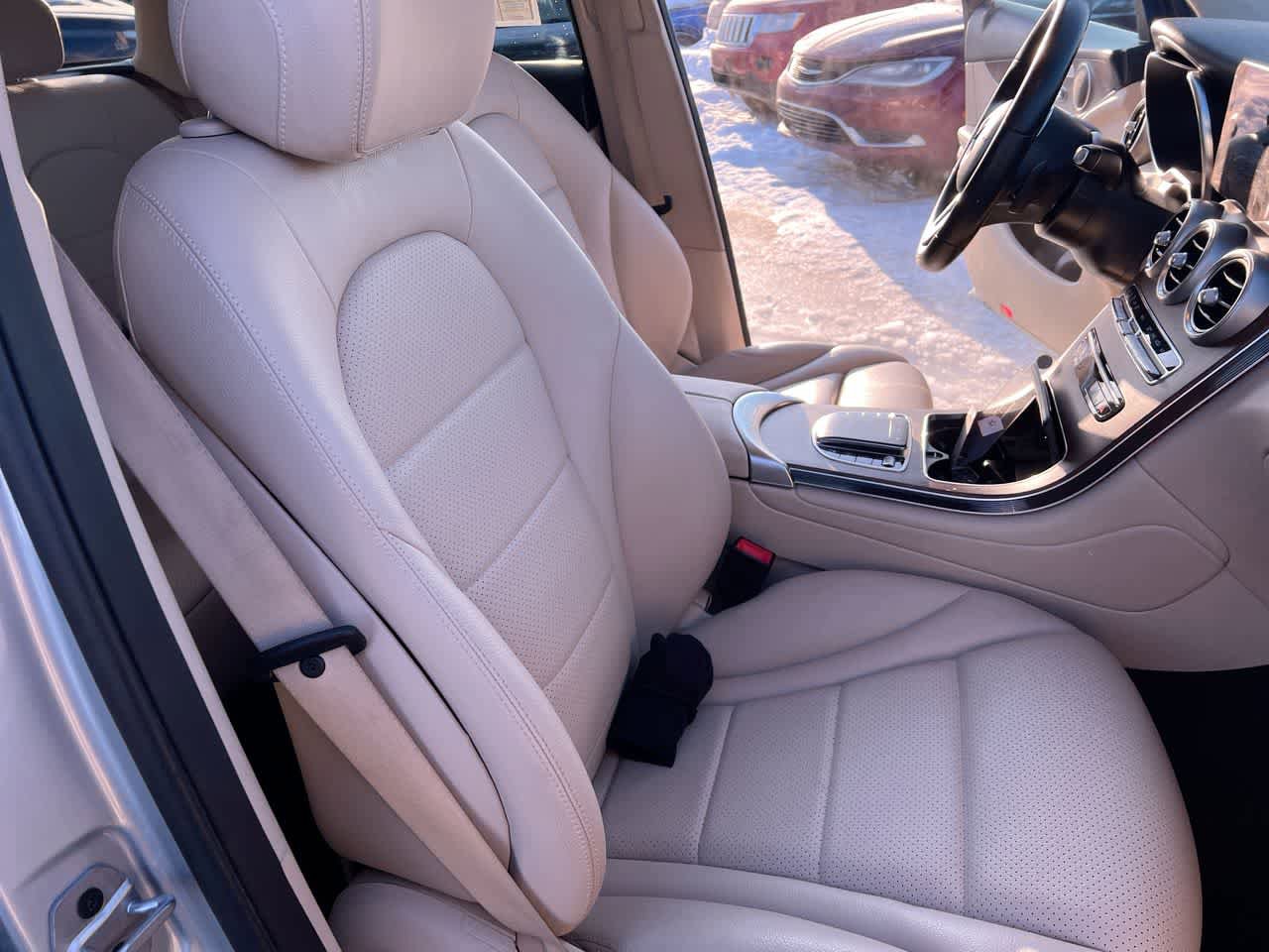 Used 2022 Mercedes-Benz GLC 300 4MATIC image 28