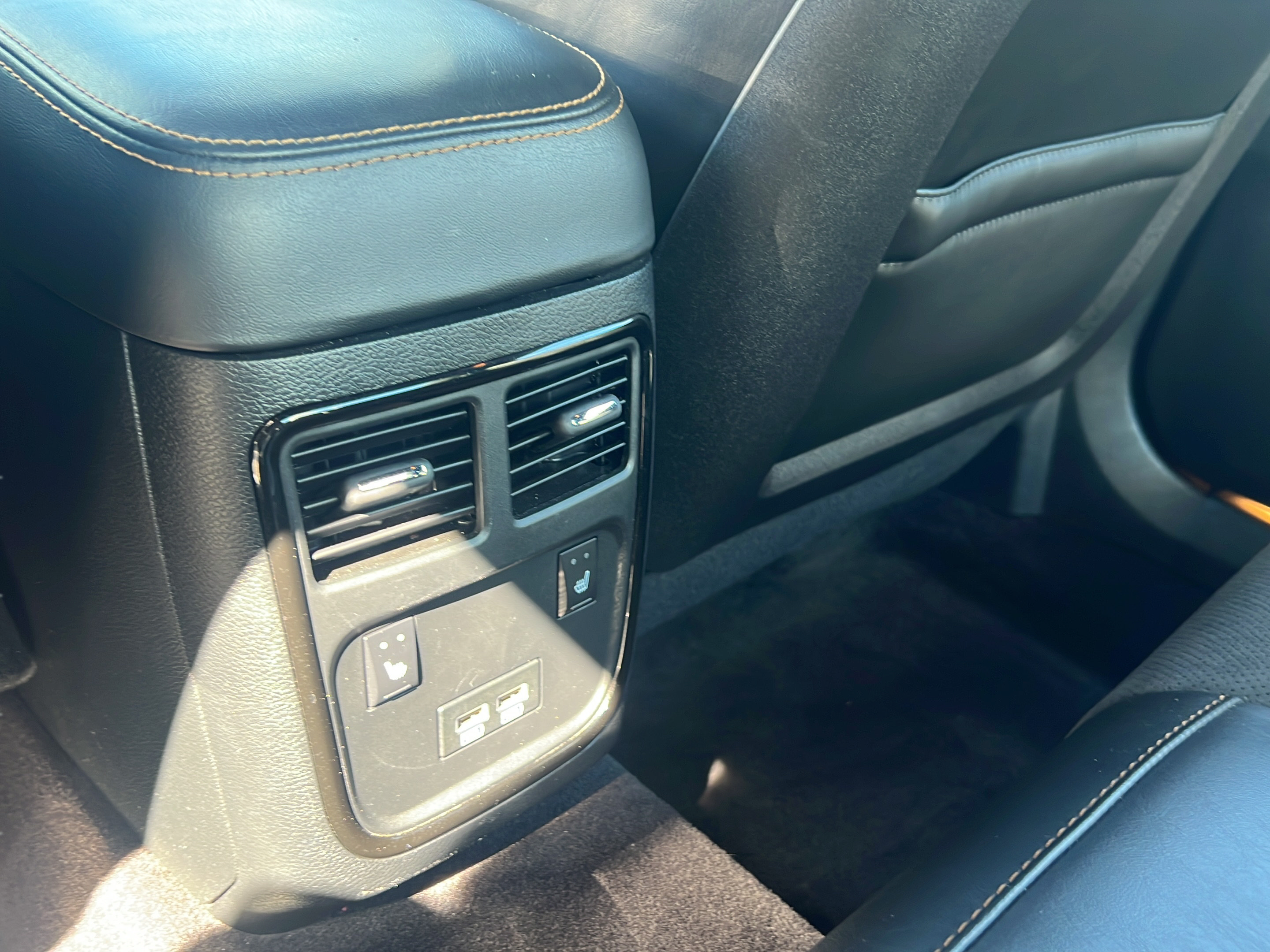 Used 2018 Dodge Charger R/T RWD image 14