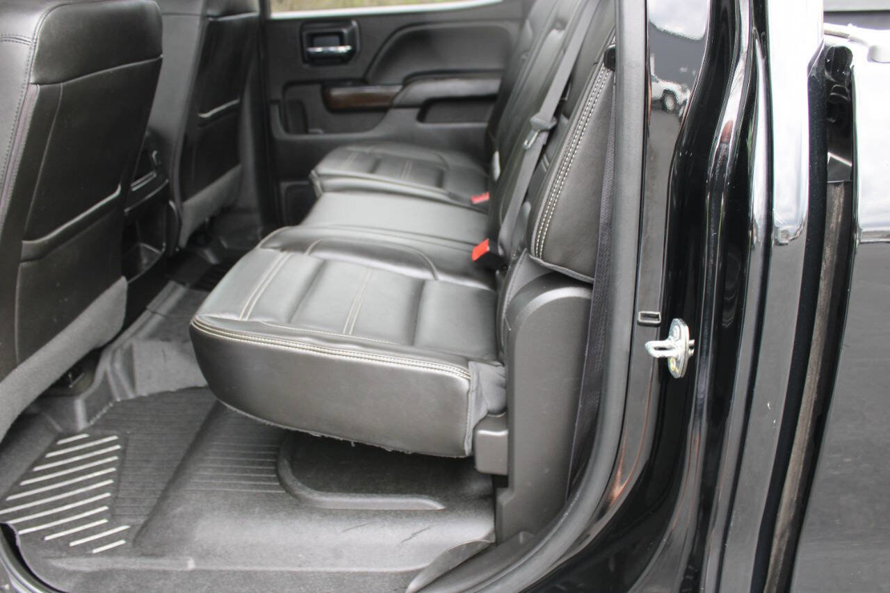 Used 2017 GMC Sierra 2500 Denali w/ Duramax Plus Package AWD/4WD image 10