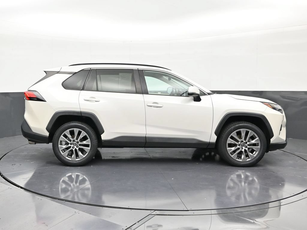 Used 2022 Toyota RAV4 XLE Premium FWD image 6