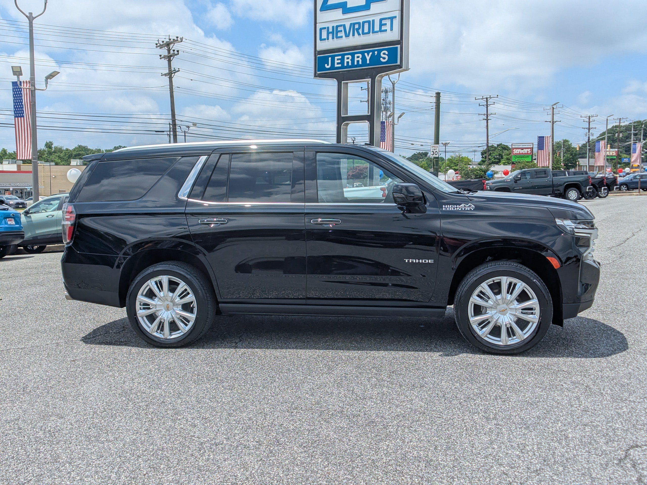 Used 2024 Chevrolet Tahoe High Country AWD/4WD image 9