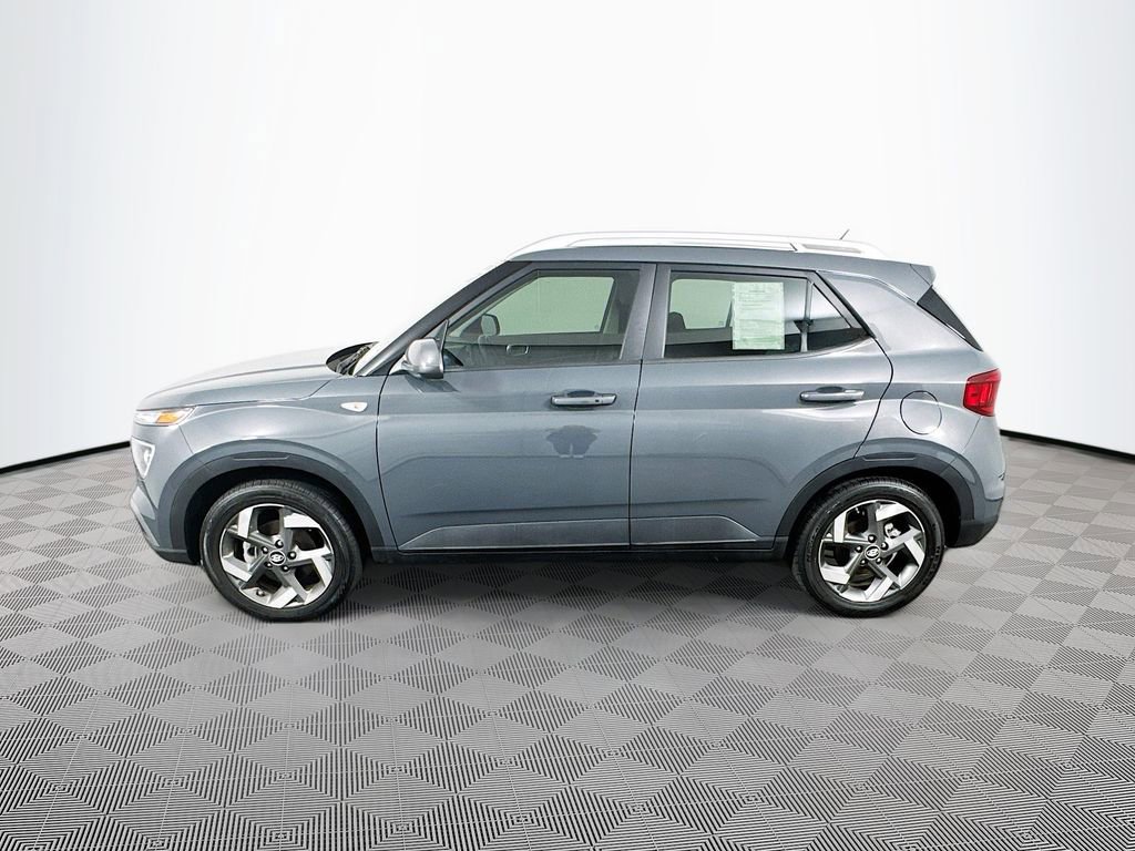 Used 2024 Hyundai Venue SEL image 8