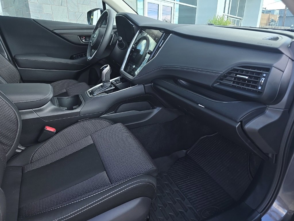 Used 2025 Subaru Outback Premium image 36