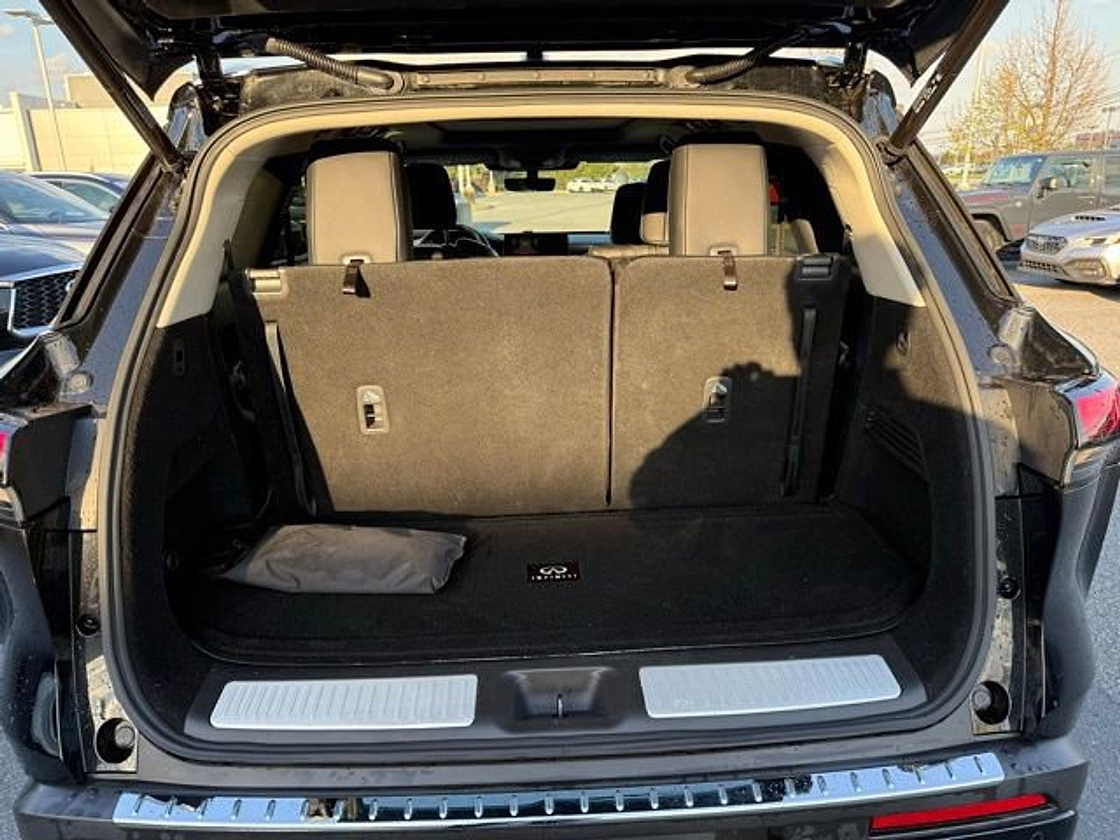 Certified 2023 INFINITI QX60 Luxe w/ Cargo Package image 23