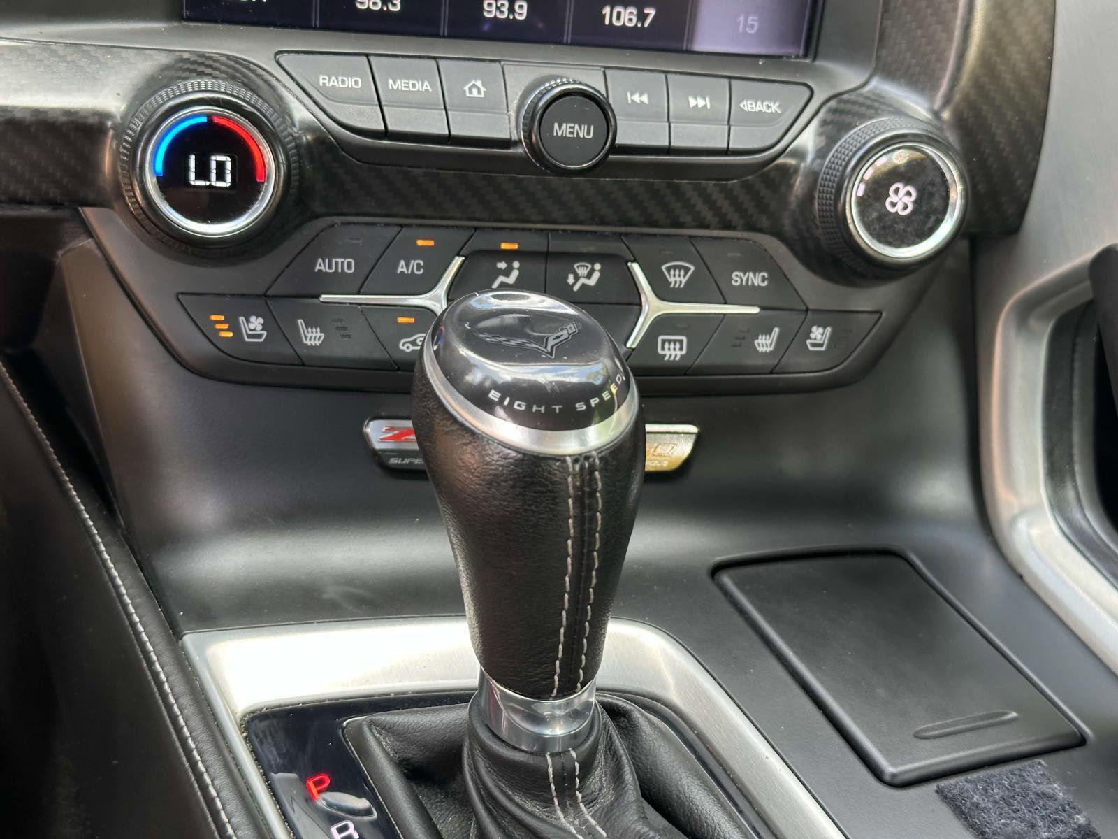 Used 2015 Chevrolet Corvette Z06 w/ 3LZ Preferred Equipment Group RWD image 21