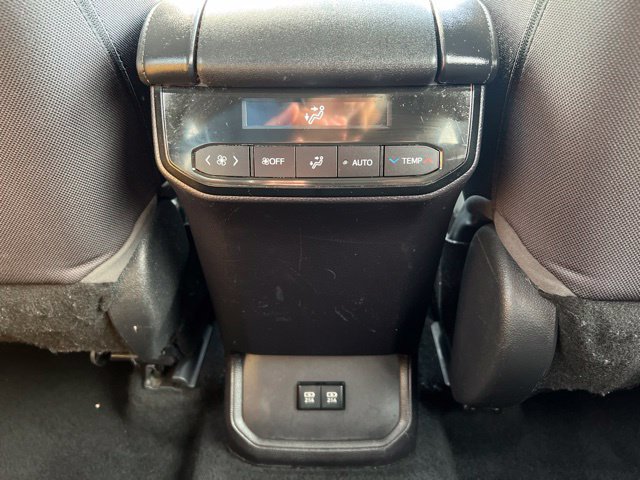 Used 2021 Toyota Highlander LE AWD/4WD image 26