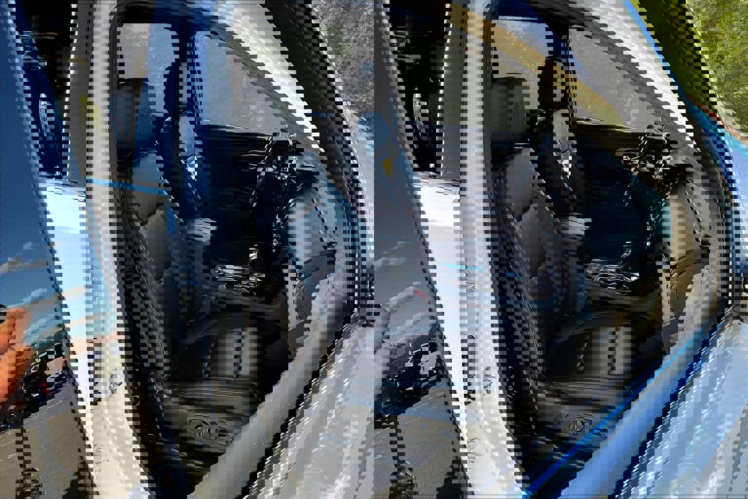 Used 2023 Chevrolet Traverse High Country image 33