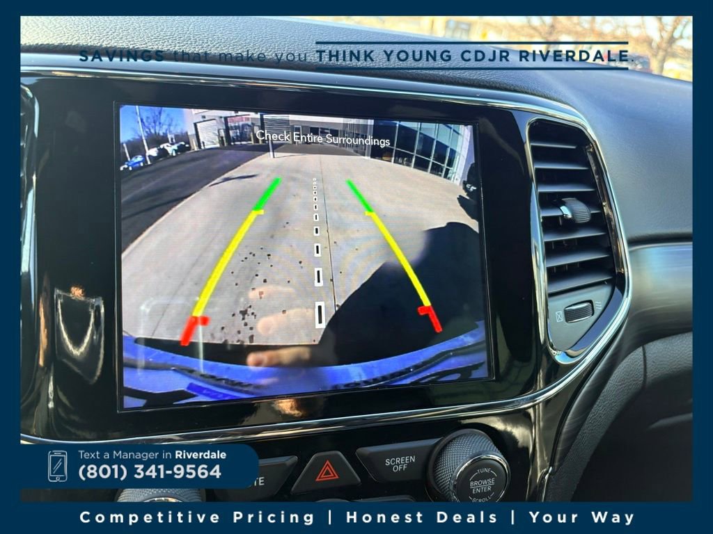 Used 2022 Jeep Grand Cherokee Laredo X image 25