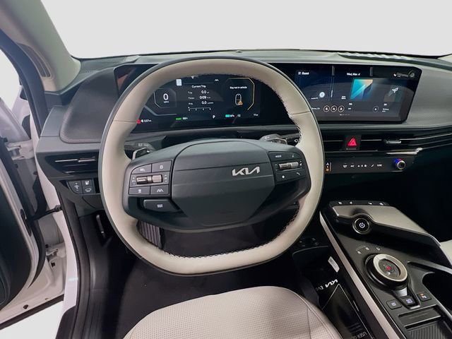 New 2025 Kia EV6 Wind image 11