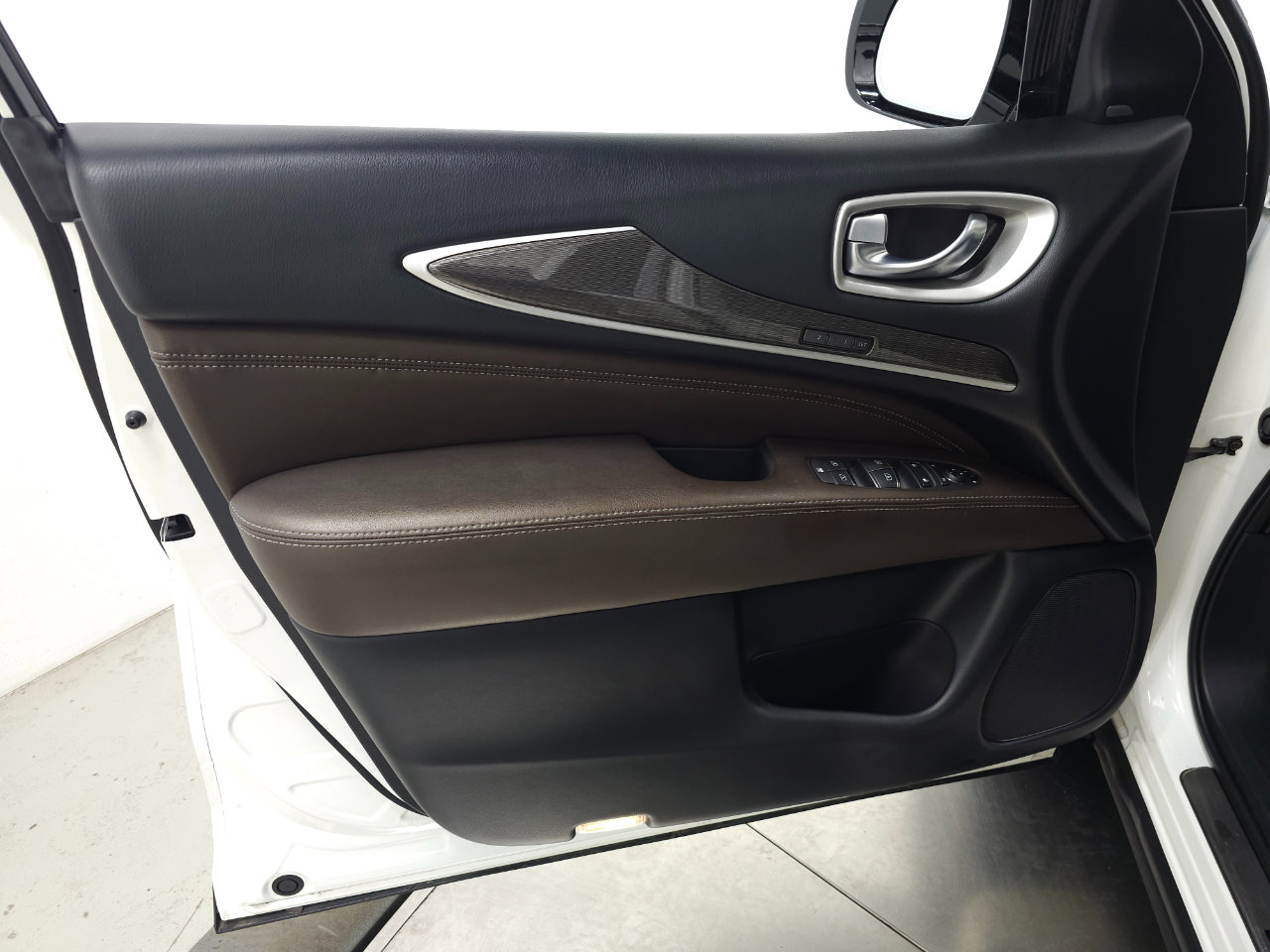 Used 2019 INFINITI QX60 Luxe w/ Essential Package image 36