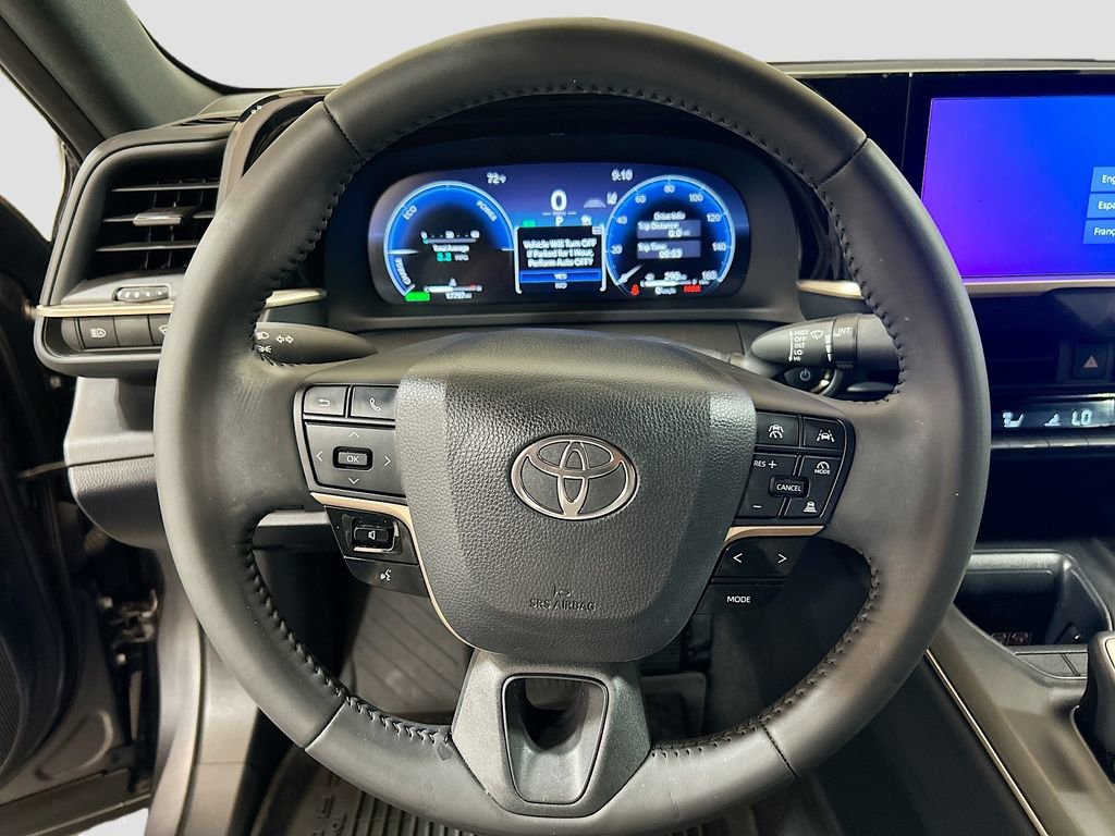 Used 2023 Toyota Crown XLE image 9