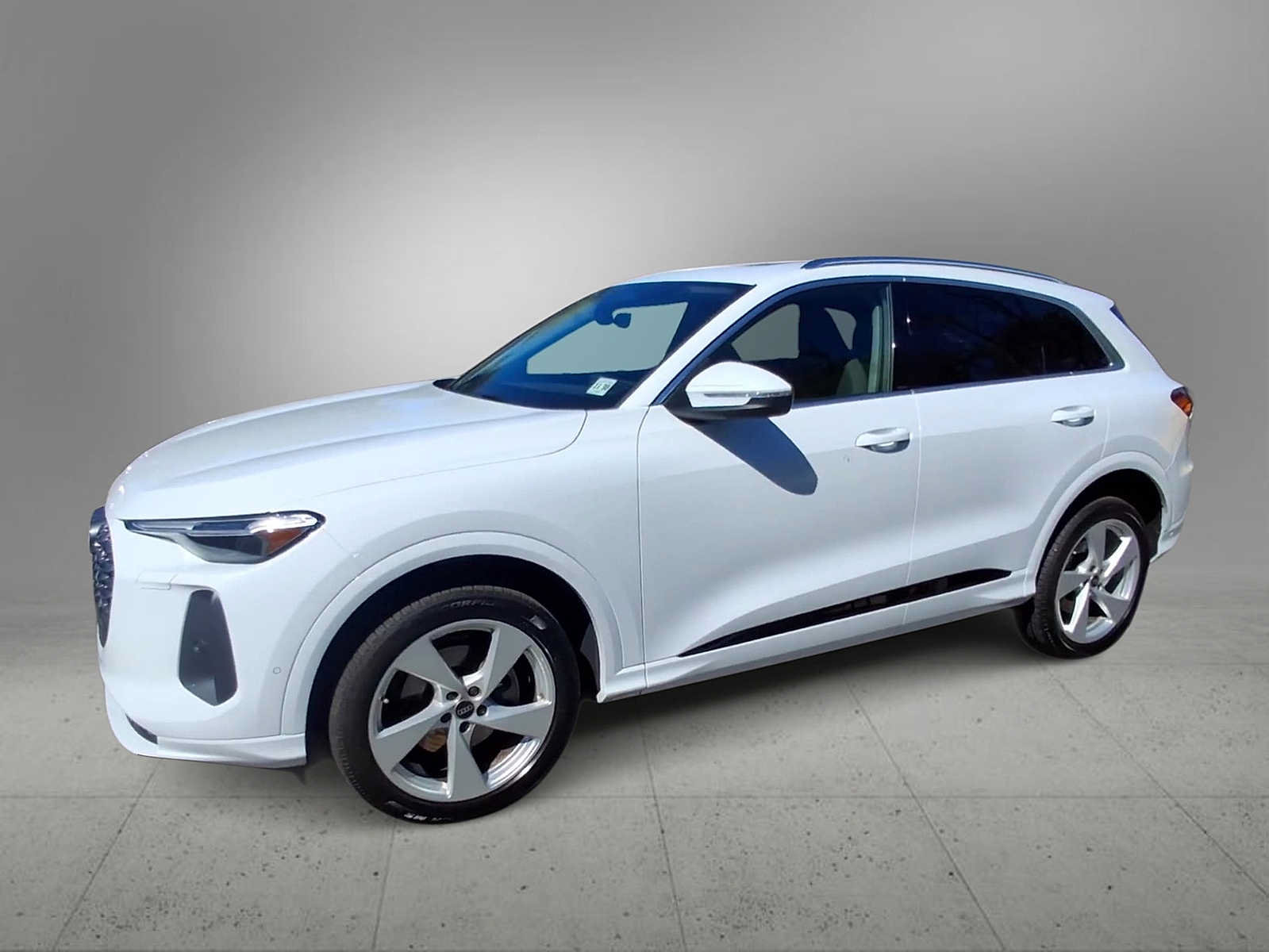 Certified 2025 Audi Q5 Premium w/ Premium Plus AWD/4WD image 4