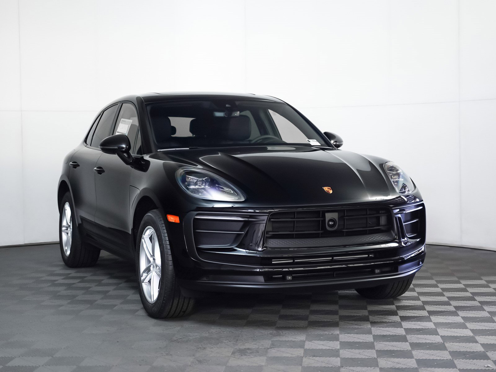 New 2026 Porsche Macan image 8
