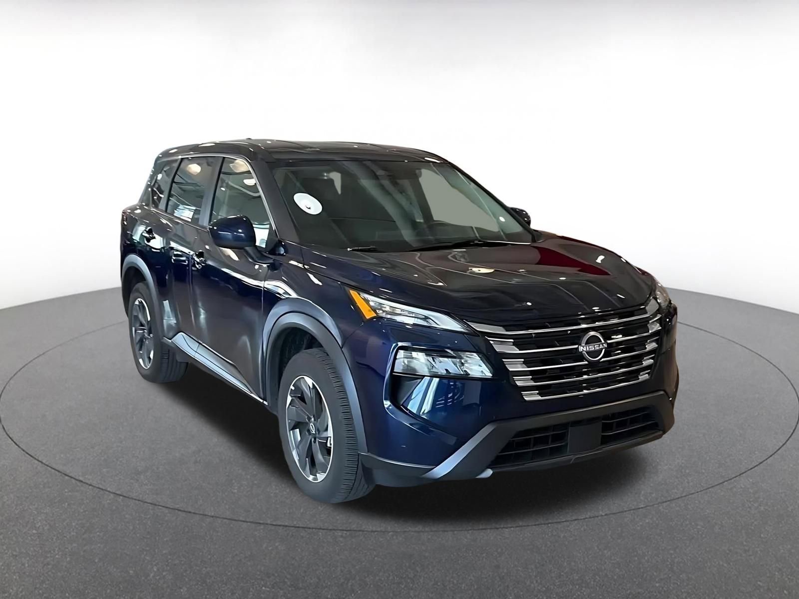 Used 2025 Nissan Rogue SV image 3