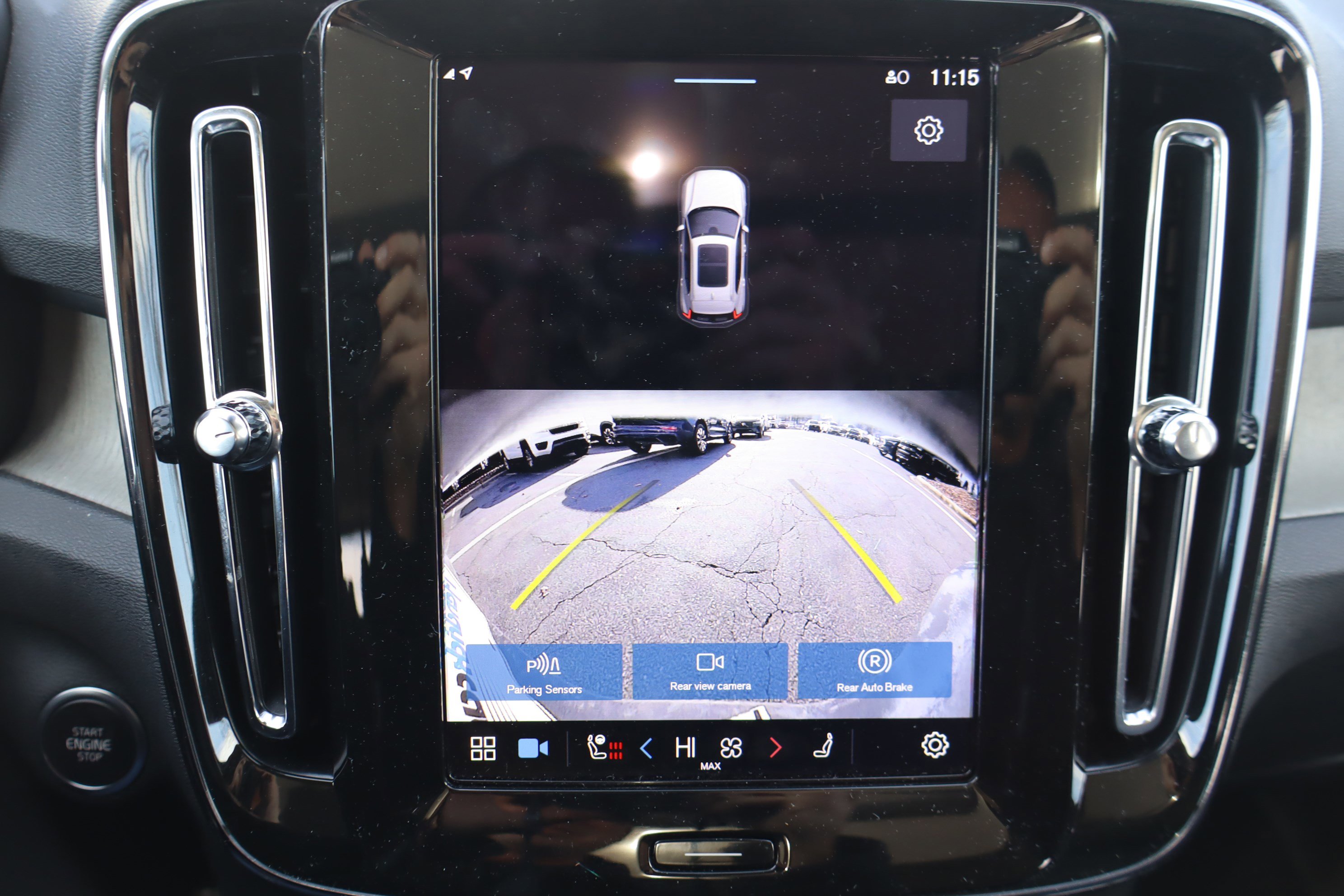 Used 2025 Volvo XC40 B5 Core image 26