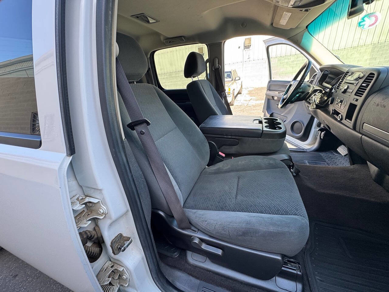 Used 2008 Chevrolet Silverado 2500 LT w/ 1LT Convenience Package AWD/4WD image 39