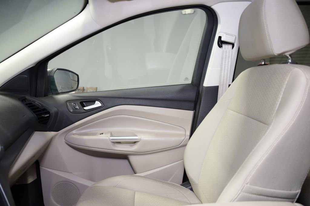 Used 2017 Ford Escape SE w/ SE Cold Weather Package image 16